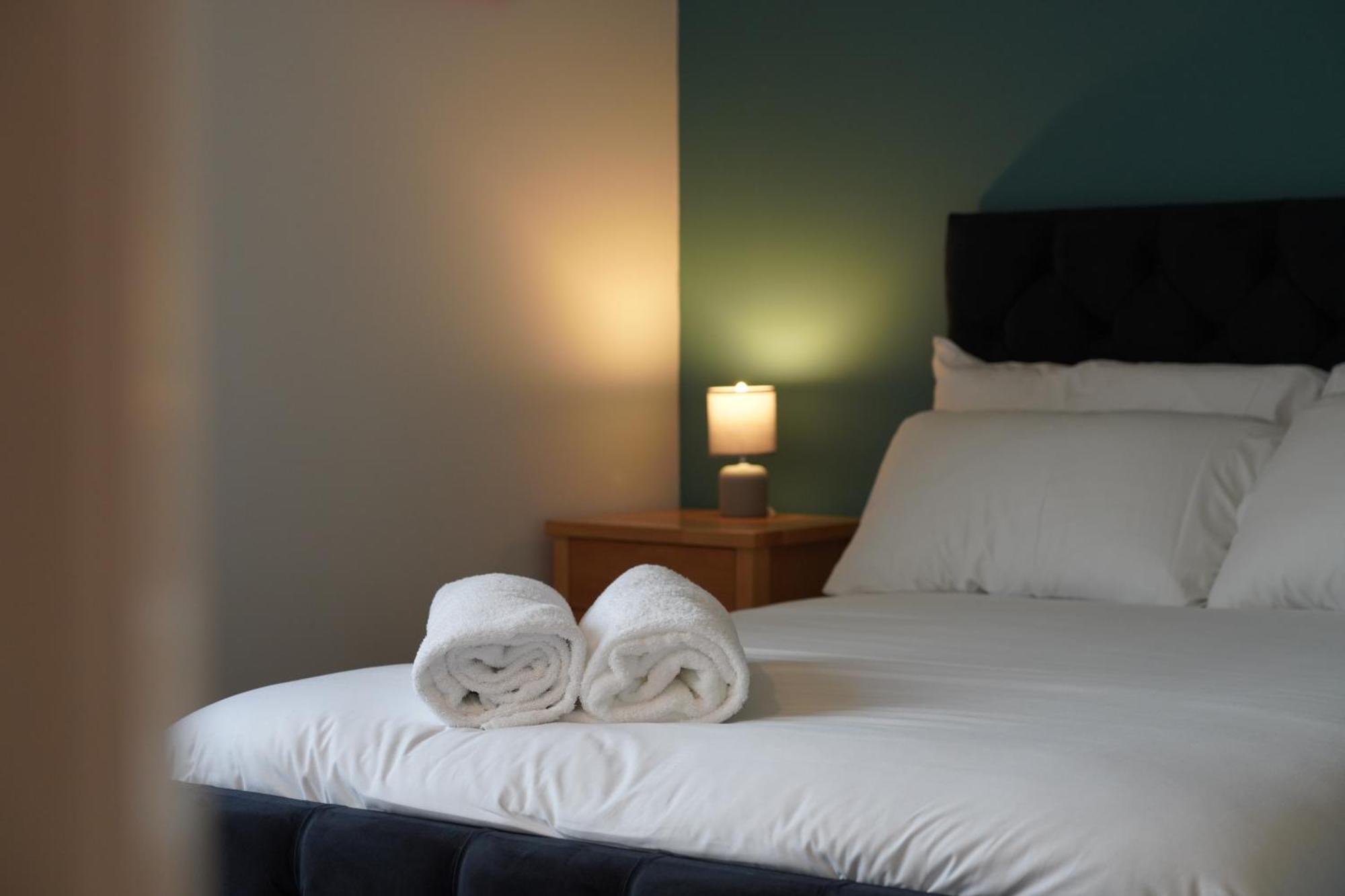 8 Double Beds In A 5 Bedroom House, Pets Welcome Epworth Exterior foto