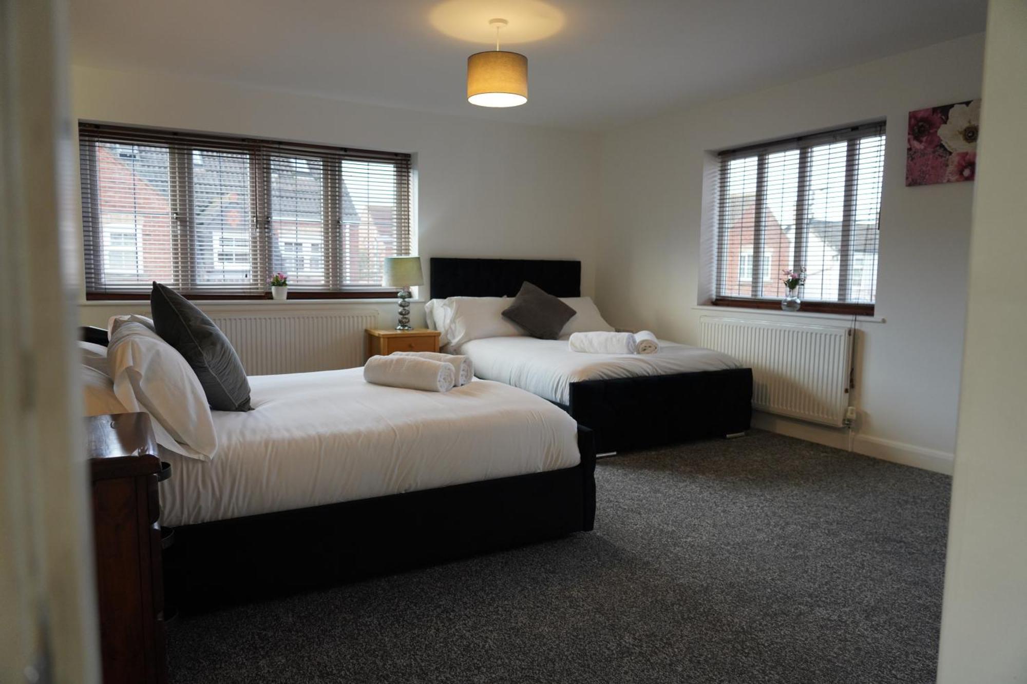 8 Double Beds In A 5 Bedroom House, Pets Welcome Epworth Exterior foto