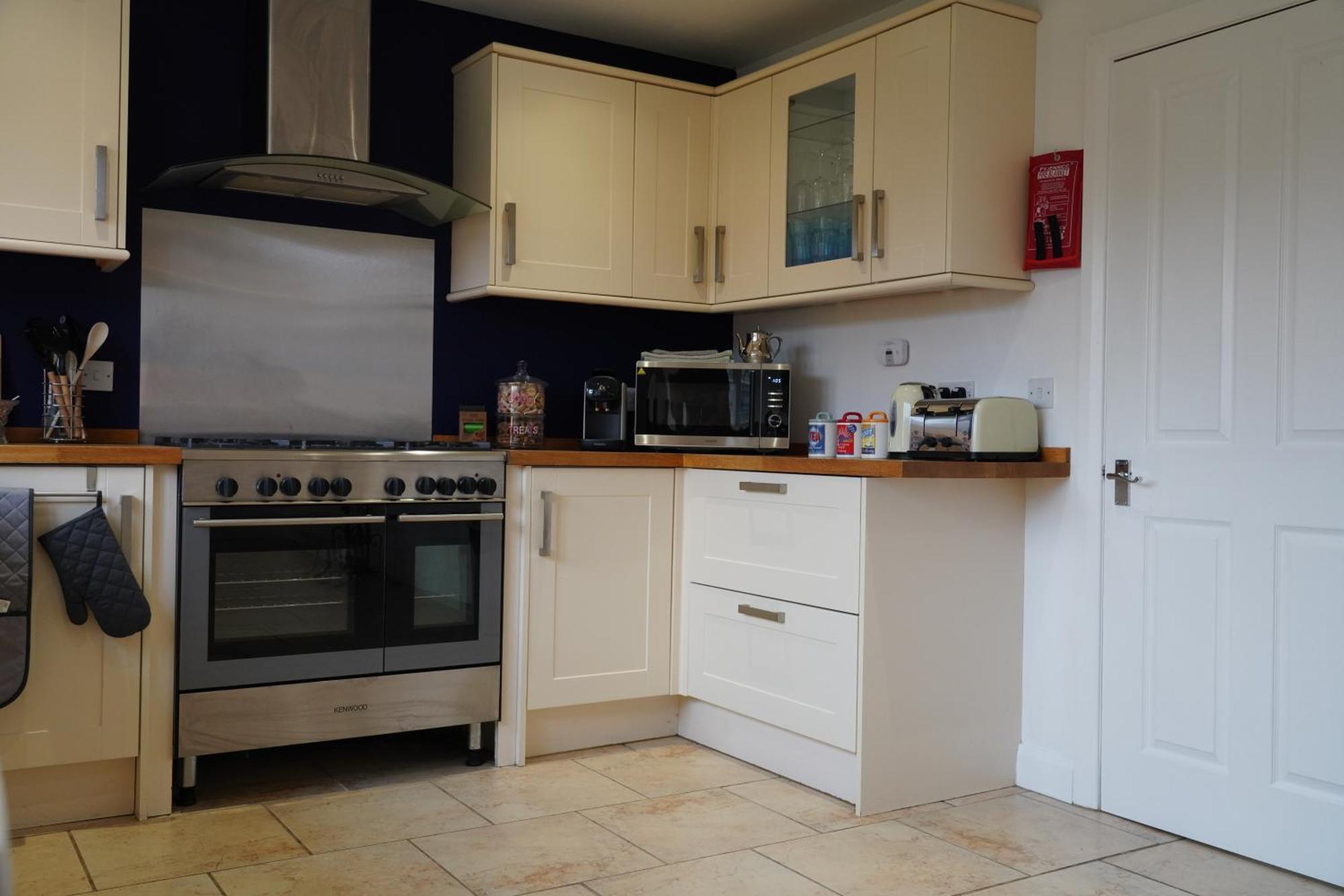 8 Double Beds In A 5 Bedroom House, Pets Welcome Epworth Exterior foto